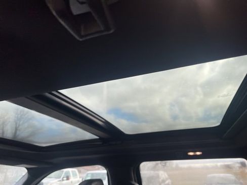 Used 2019 Ford F150 Lariat w/ Equipment Group 502A Luxury image 9