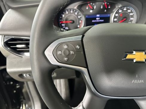 Used 2023 Chevrolet Traverse LT image 15