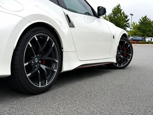 Used 2020 Nissan 370Z NISMO image 9