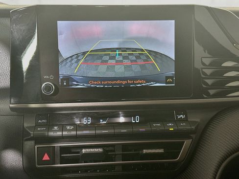 Used 2025 Toyota Camry SE w/ Convenience Package FWD image 25