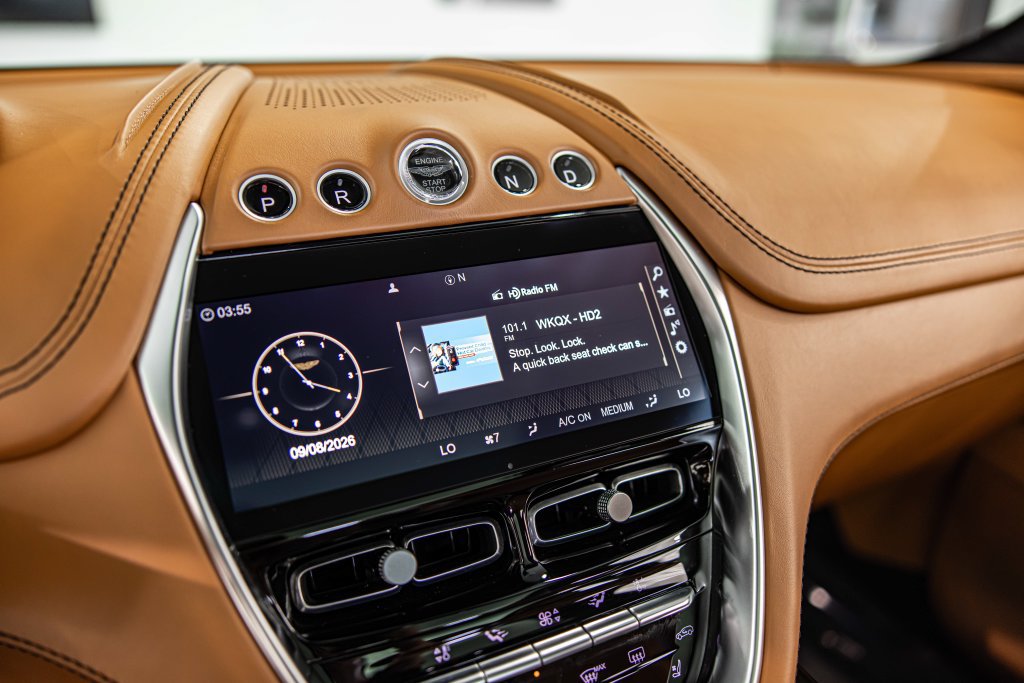 Used 2021 Aston Martin DBX AWD/4WD image 29