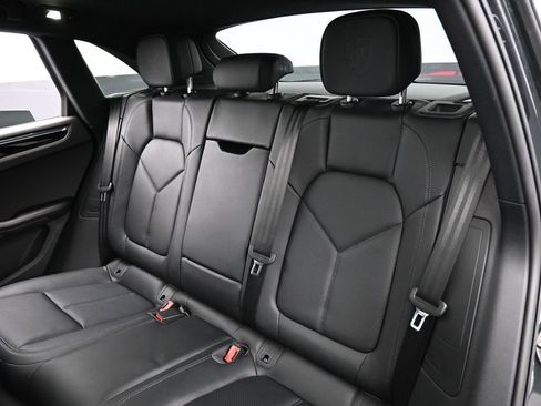 Certified 2025 Porsche Macan image 24