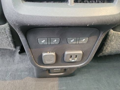 Used 2018 Chevrolet Equinox Premier FWD image 28