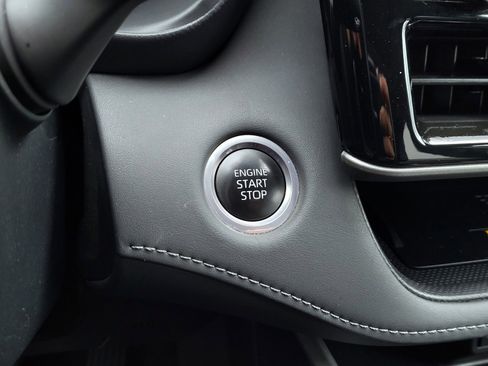 Certified 2024 Toyota Highlander XLE image 23