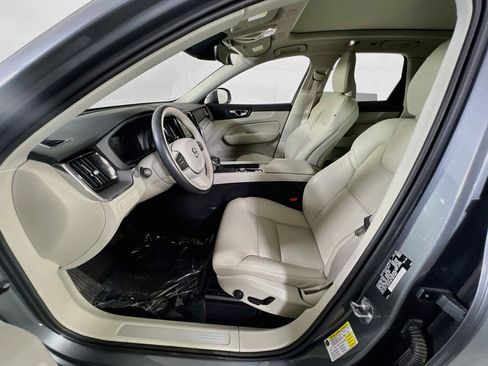 Used 2020 Volvo XC60 T5 Momentum w/ Protection Package AWD/4WD image 20