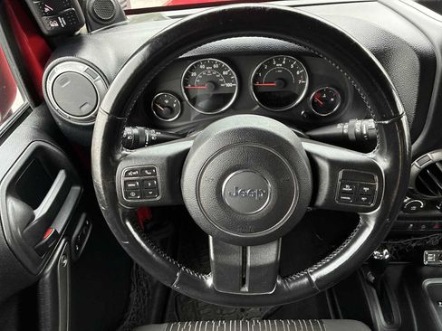 Used 2012 Jeep Wrangler Unlimited Sport AWD/4WD image 11