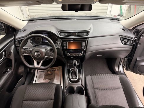 Used 2018 Nissan Rogue SV image 35