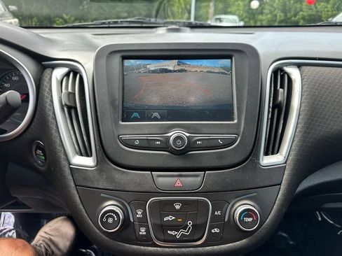 Used 2017 Chevrolet Malibu LS FWD image 32