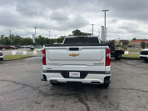 Used 2023 Chevrolet Silverado 1500 High Country w/ Technology Package AWD/4WD image 4