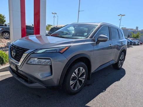 Used 2023 Nissan Rogue SV AWD/4WD image 2