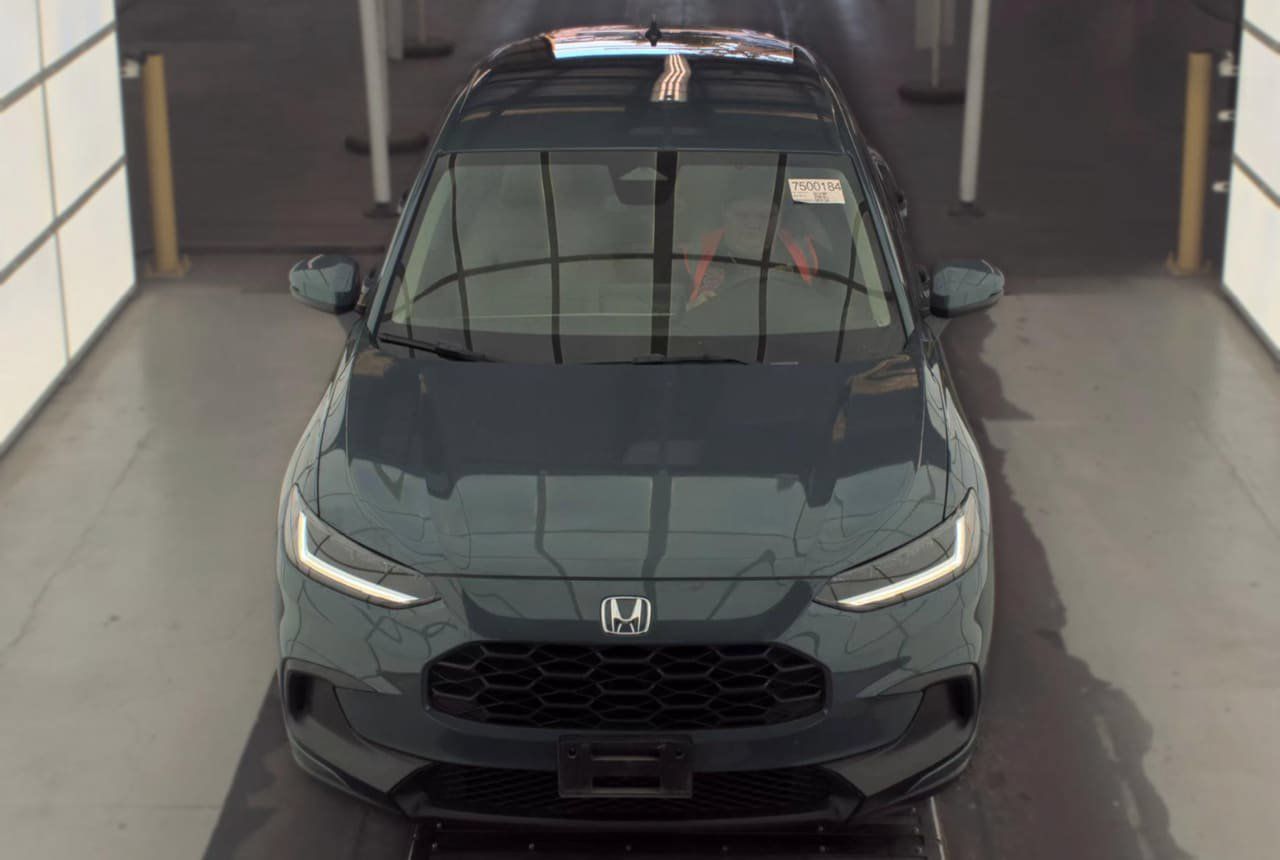 Used 2025 Honda HR-V LX image 2