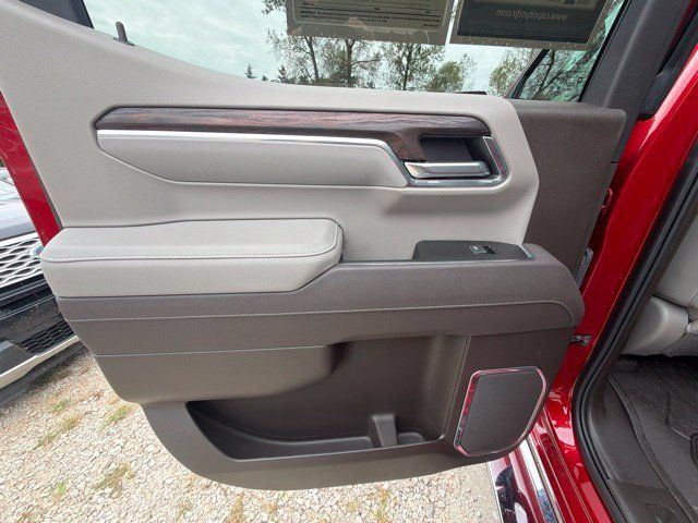 Used 2025 GMC Sierra 1500 SLT w/ SLT Premium Package AWD/4WD image 14