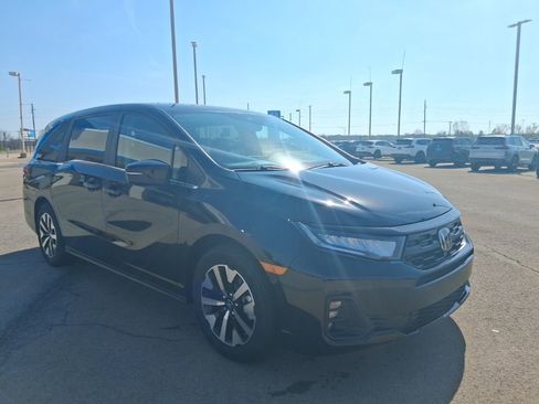 New 2026 Honda Odyssey EX-L image 3