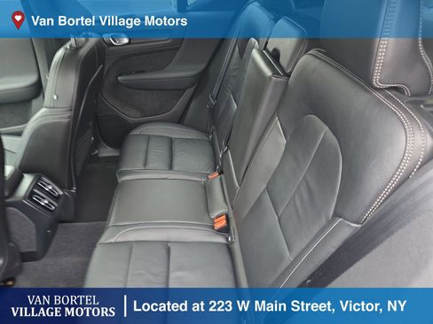 Used 2023 Volvo XC40 B5 Ultimate image 26