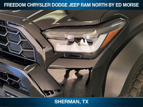 Used 2025 Toyota 4Runner Trailhunter image 6