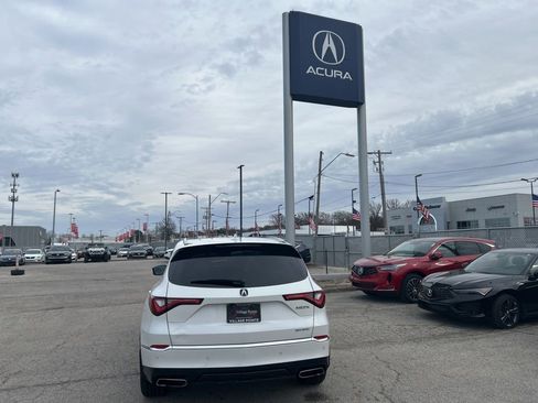 Used 2023 Acura MDX SH-AWD w/ Advance Package image 7