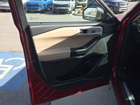 Used 2020 Ford Explorer Limited image 10