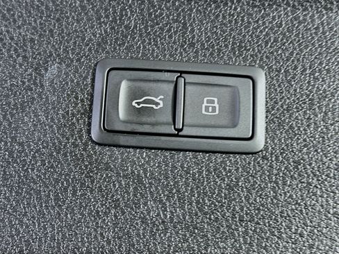 Used 2025 Audi Q5 2.0T Premium AWD/4WD image 30