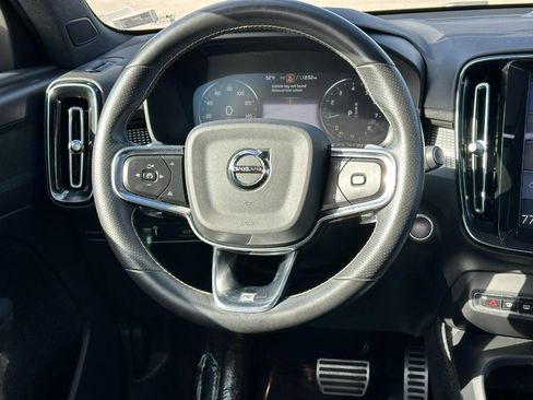 Used 2020 Volvo XC40 T5 R-Design image 13