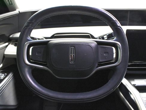 Used 2024 Lincoln Nautilus Premier AWD/4WD image 20