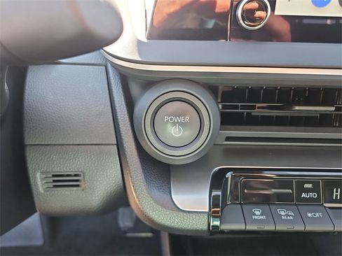 Used 2025 Toyota Prius LE image 16