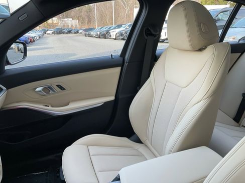 New 2026 BMW 330i Sedan w/ M Sport Package image 28