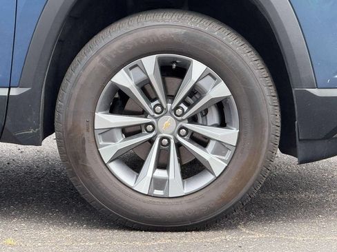 Used 2025 Chevrolet Equinox LT w/ Safety and Technology Package FWD image 9