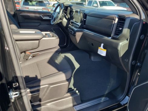 Used 2025 Chevrolet Silverado 1500 LT image 18