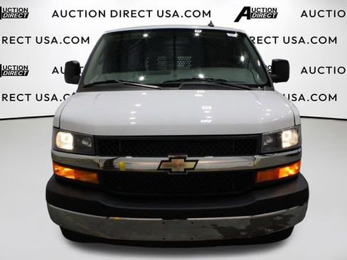 Used 2023 Chevrolet Express 2500 w/ Driver Convenience Package image 3