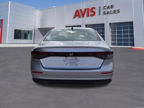 Used 2025 Honda Accord SE image 7