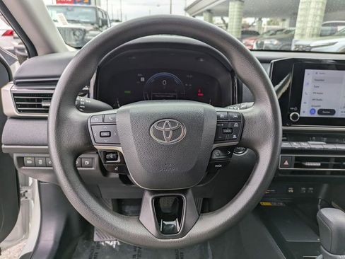 Used 2025 Toyota Camry LE image 22