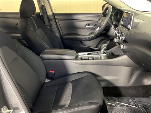 Used 2025 Nissan Sentra SV FWD image 9