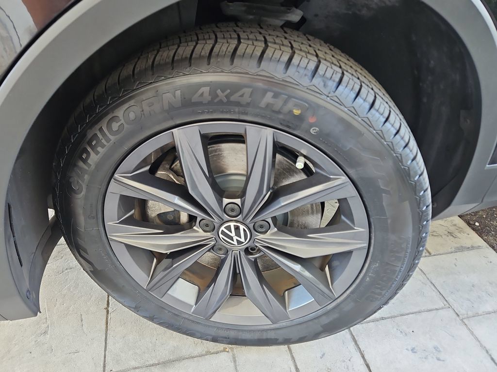 Used 2022 Volkswagen Tiguan SE FWD image 33