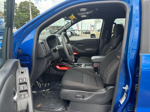Used 2024 Nissan Frontier PRO-4X w/ Technology Package AWD/4WD image 9