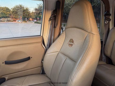 Used 2000 Jeep Wrangler Sahara AWD/4WD image 28