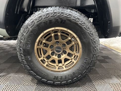 Used 2023 Toyota Tacoma Trail Edition image 33