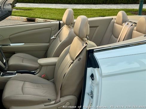 Used 2013 Chrysler 200 Touring FWD image 20