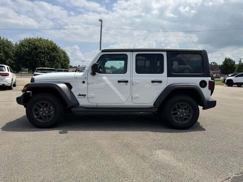 Used 2024 Jeep Wrangler Sport S image 2