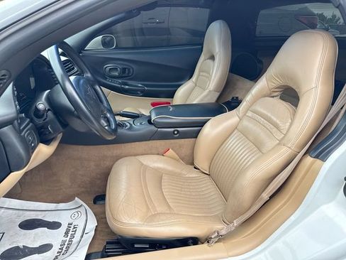 Used 2000 Chevrolet Corvette Coupe w/ Memory Pkg RWD image 10