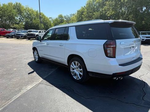 Used 2024 Chevrolet Suburban High Country AWD/4WD image 9