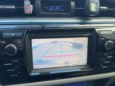 Used 2014 Toyota Corolla LE image 16