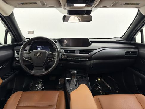 Used 2019 Lexus UX 200 w/ Accessory Package 2 FWD image 4