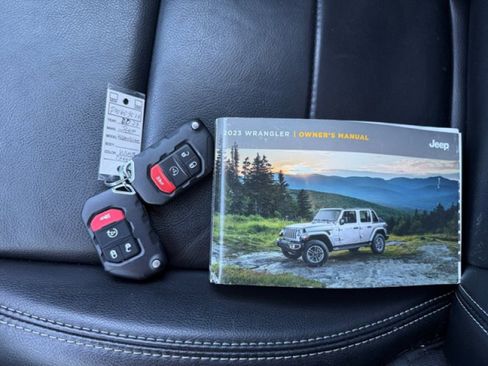 Used 2023 Jeep Wrangler Unlimited Sahara w/ Cold Weather Group AWD/4WD image 21