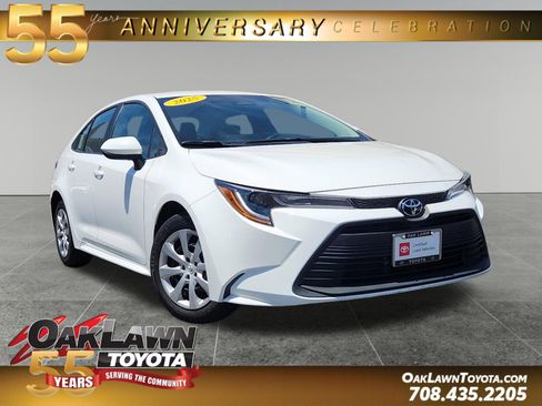 Certified 2025 Toyota Corolla LE FWD image 1