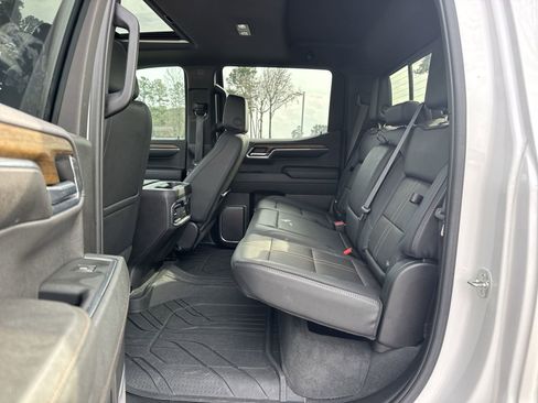 Used 2024 Chevrolet Silverado 1500 High Country w/ High Country Premium Package image 39