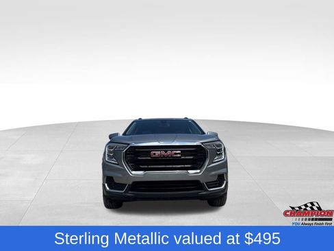 Used 2024 GMC Terrain SLE w/ Driver Convenience Package AWD/4WD image 4