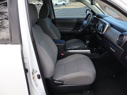 Used 2017 Toyota Tacoma SR5 w/ Tow Package image 22