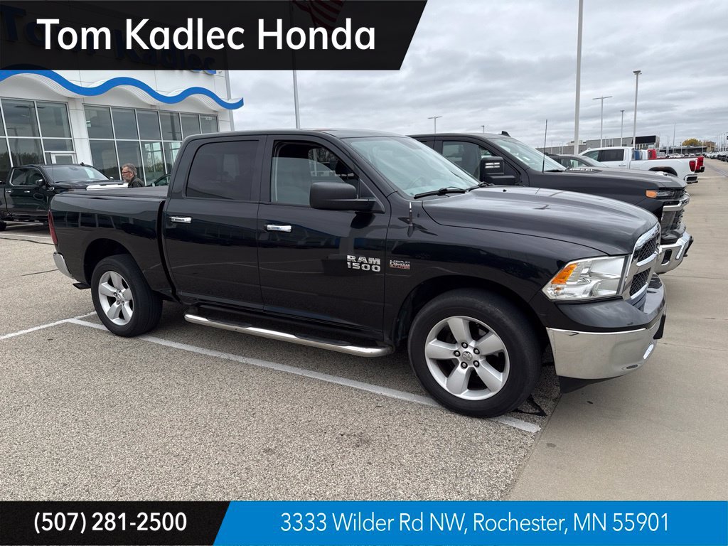 Used 2017 RAM 1500 Classic SLT AWD/4WD image 1