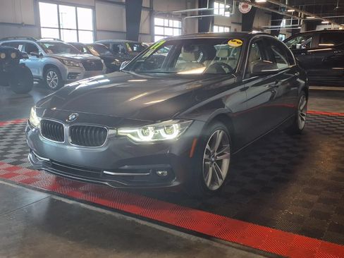 Used 2017 BMW 330i xDrive Sedan AWD/4WD image 4