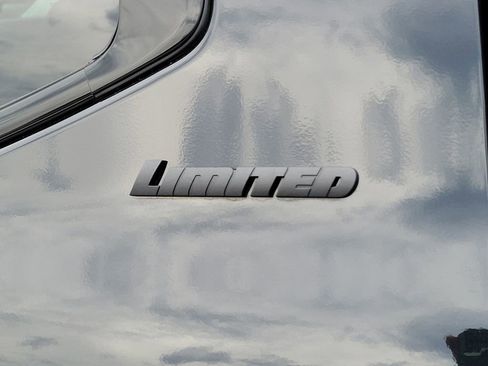 Used 2024 Toyota Tundra Limited image 12